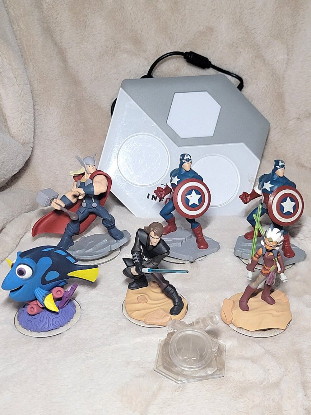 Disney Infinity Lot - Pad + Star Wars Ahsoka Anakin Dory Thor Cpt America